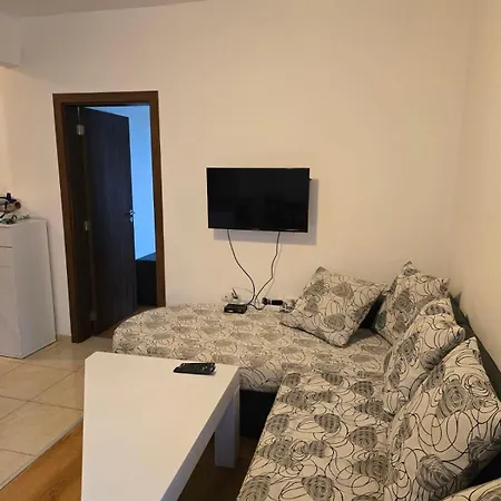 Sea Diamond Family شقة